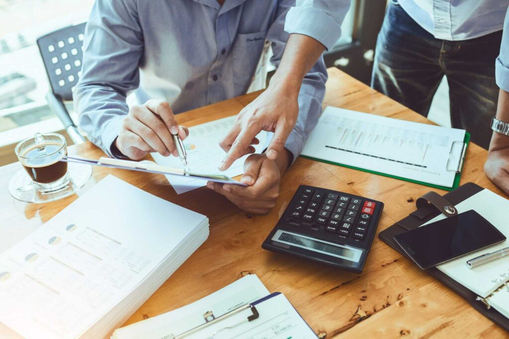 6 Mistakes Businesses Make While Managing Cash Flow 1 6 Mistakes Businesses Make While Managing Cash Flow